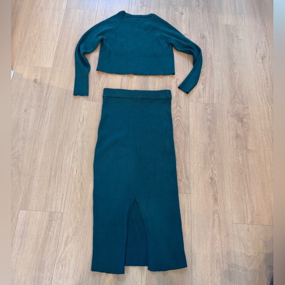 PRETTYGARDEN Women’s Dark Green 2 Piece Ribbed Cropped Sweater & Maxi Skirt Set - Picture 8 of 8